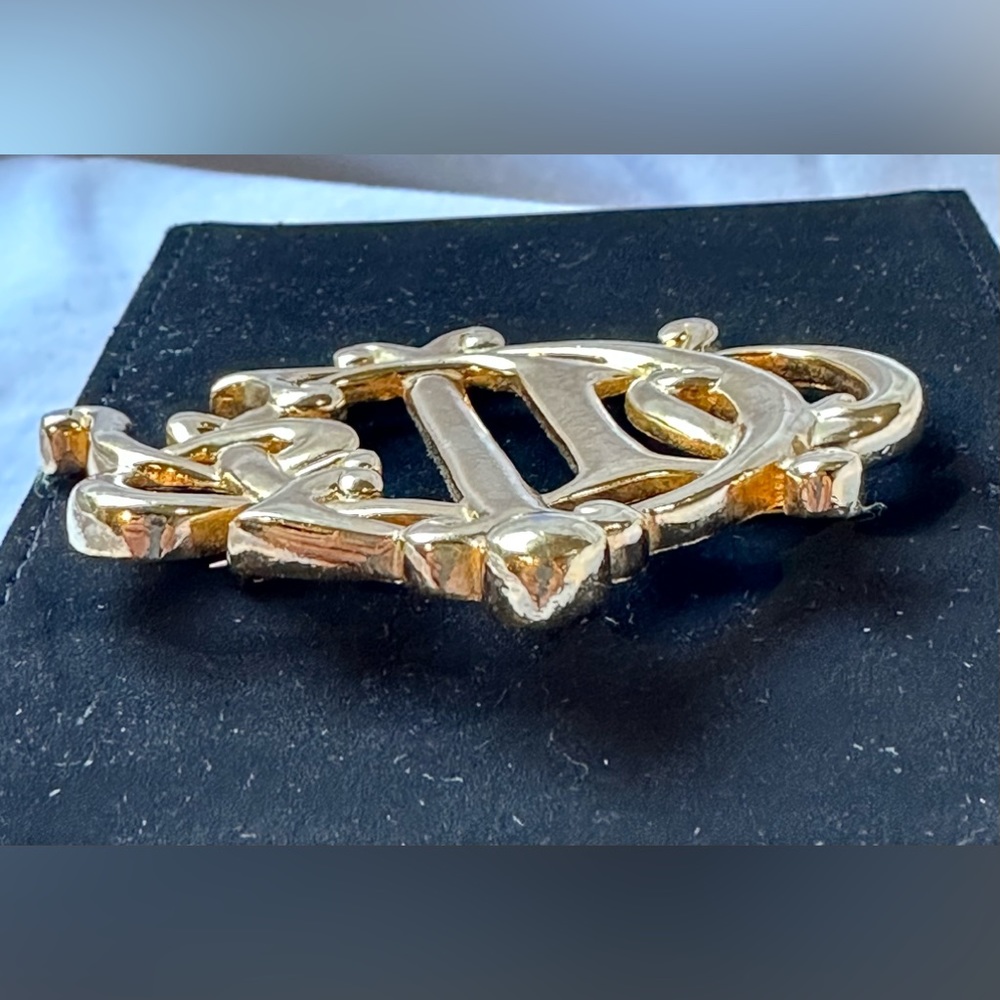 Genuine vintage CHRISTIAN DIOR intertwined logo crest brooch pin gold Authentic - Picture 11 of 14